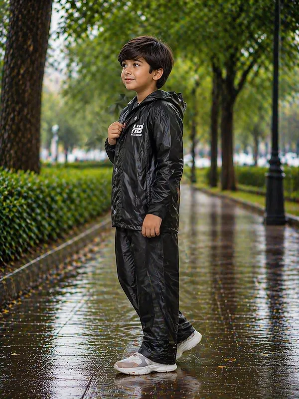 Black_Waterproof_Nylon_Kids_Rainwear_Set_For_Kids