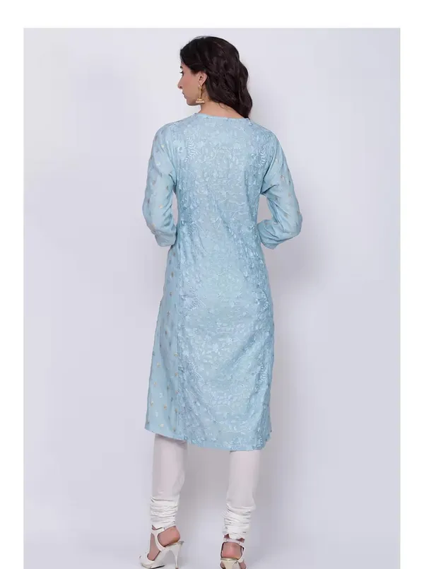 BIBA_Elegant_tonal_threadwork_with_delicate_floral_motifs,_complemented_by_subtle_decorative_detailing_across_the_kurta
