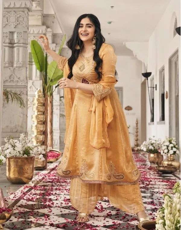 CHHAAP_Embroidered_Zari_Ethnic_Motifs_Chiffon_Palazzo_Set_With_Dupatta_