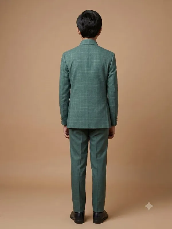 Characteristic_of_the_closed-neck_Bandhgala_style_BLAZER_