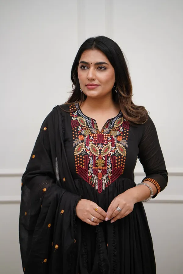 Black_Georgette_Embroidered_Anarkali_Suit_Set_For_Women