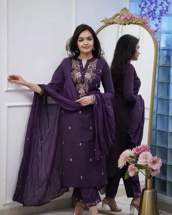 Purple_Embroidered_Floral_Kurta_Set_For_Women