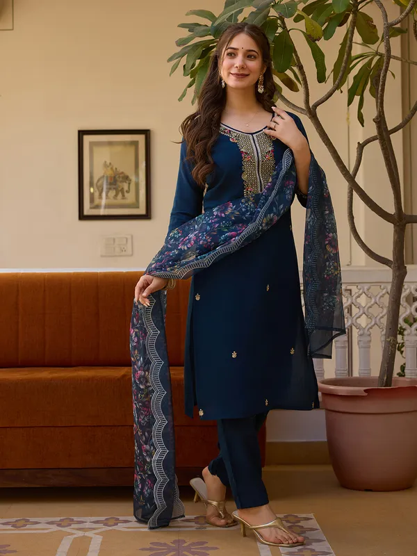 Navy_Blue_Embroidered_Kurta_Set_With_Floral_Dupatta