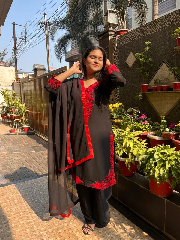 Black_Georgette_Embroidered_Kurti_Set_For_Women
