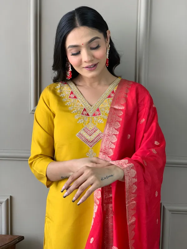 Yellow_Embroidered_Kurta_Set_With_Red_Dupatta_For_Women