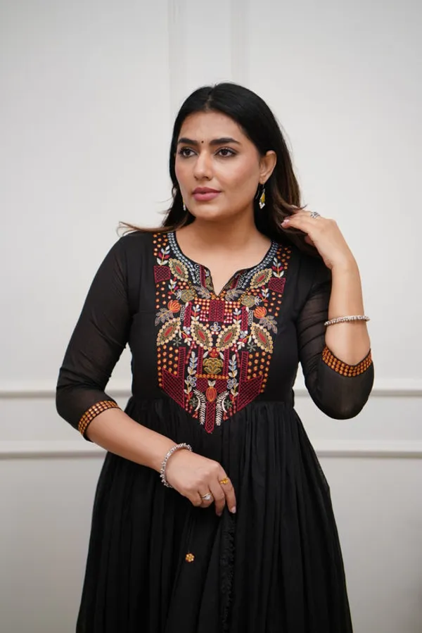 Black_Georgette_Embroidered_Anarkali_Suit_Set_For_Women