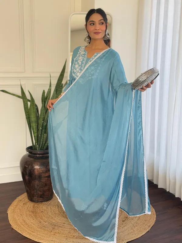 Blue_Georgette_Embroidered_Anarkali_Suit_Set_For_Women
