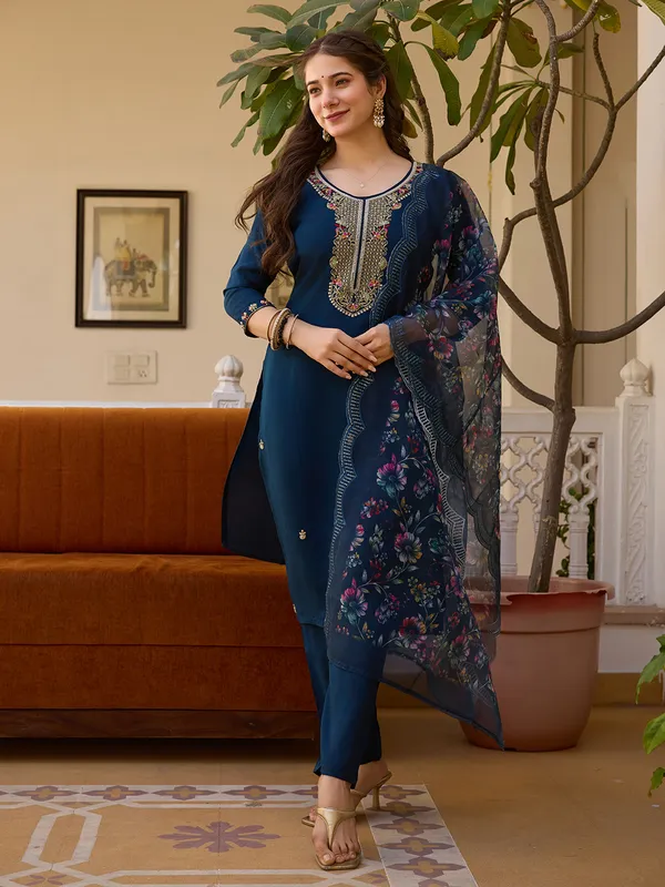 Navy_Blue_Embroidered_Kurta_Set_With_Floral_Dupatta