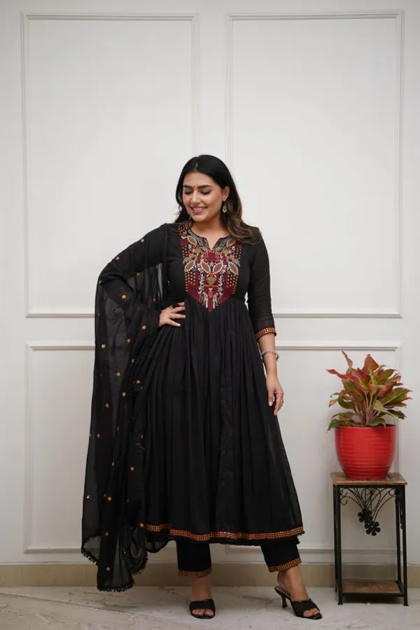 Black_Georgette_Embroidered_Anarkali_Suit_Set_For_Women