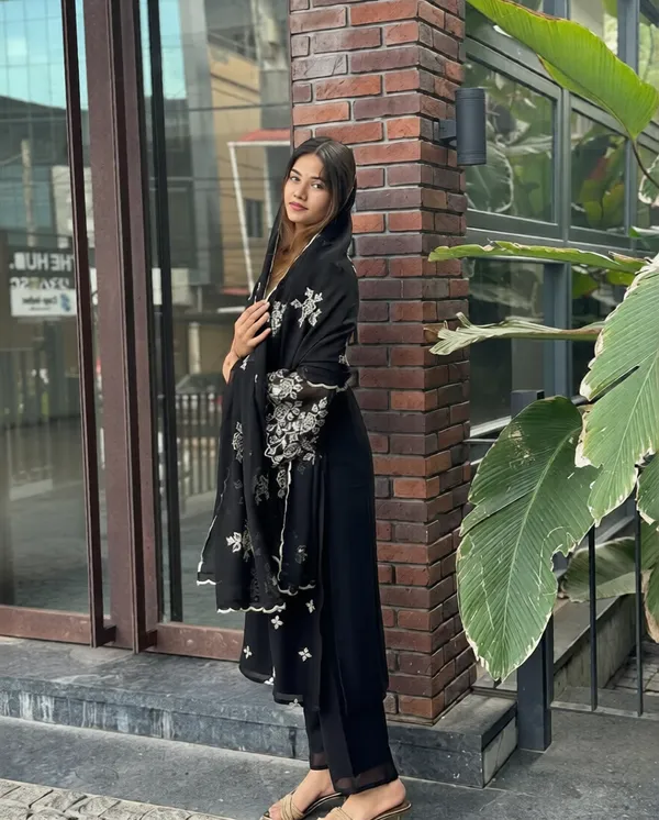 Black_Embroidered_Three_Piece_Suit_Set_For_Women