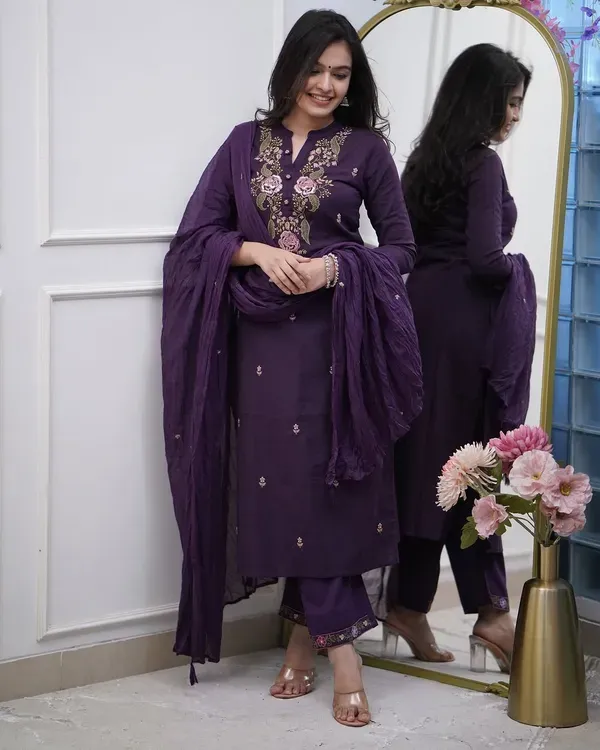 Purple_Embroidered_Floral_Kurta_Set_For_Women