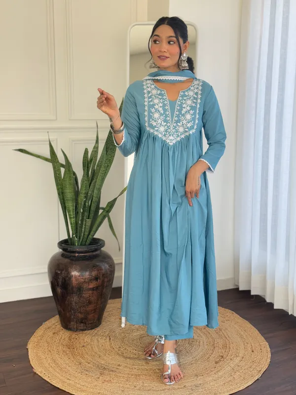 Blue_Georgette_Embroidered_Anarkali_Suit_Set_For_Women