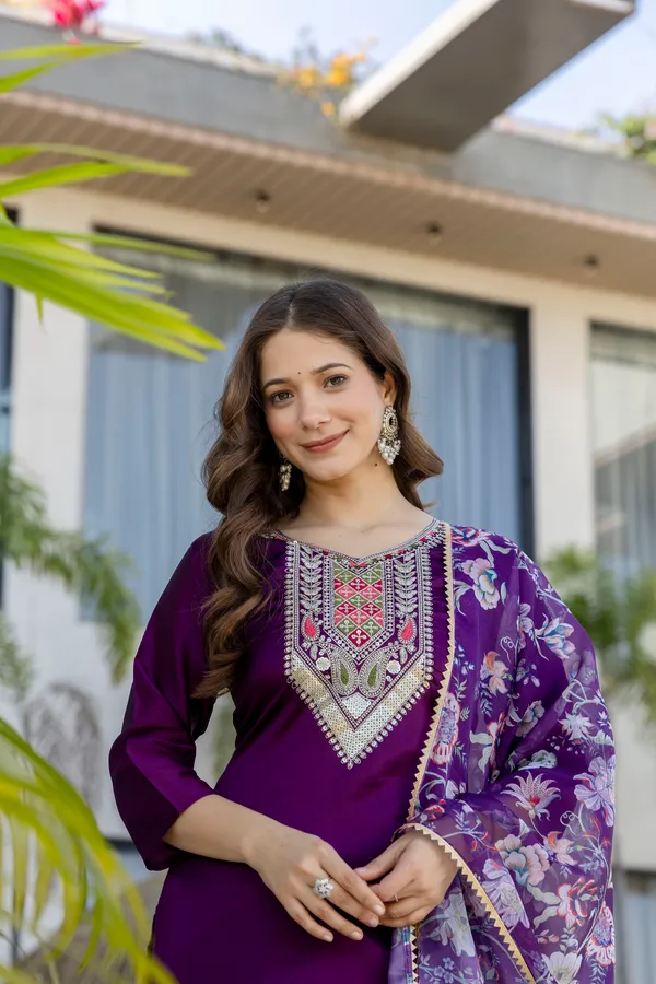 Purple_Embroidered_Kurta_Set_With_Floral_Dupatta_For_Women