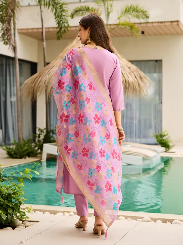 Pink_Embroidered_Silk_Blend_Suit_Set_For_Women