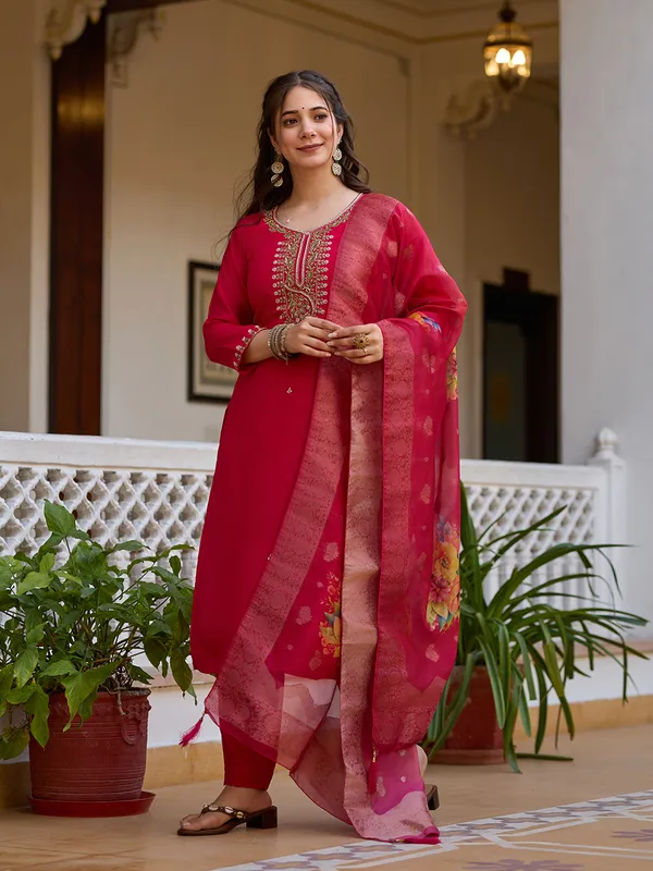 Red_Roman_Silk_Straight_Embroidered_Kurta_Set_For_Women