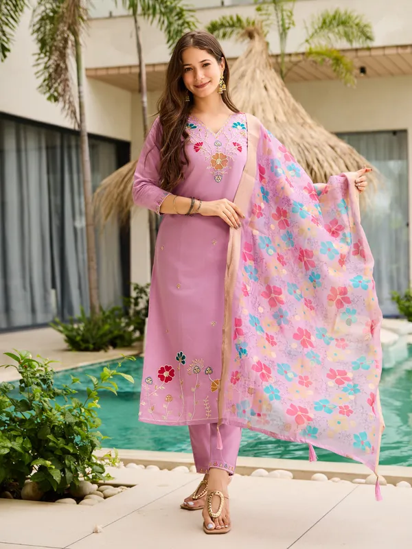 Pink_Embroidered_Silk_Blend_Suit_Set_For_Women