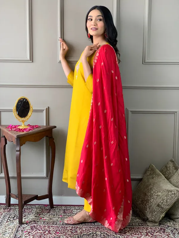 Yellow_Embroidered_Kurta_Set_With_Red_Dupatta_For_Women
