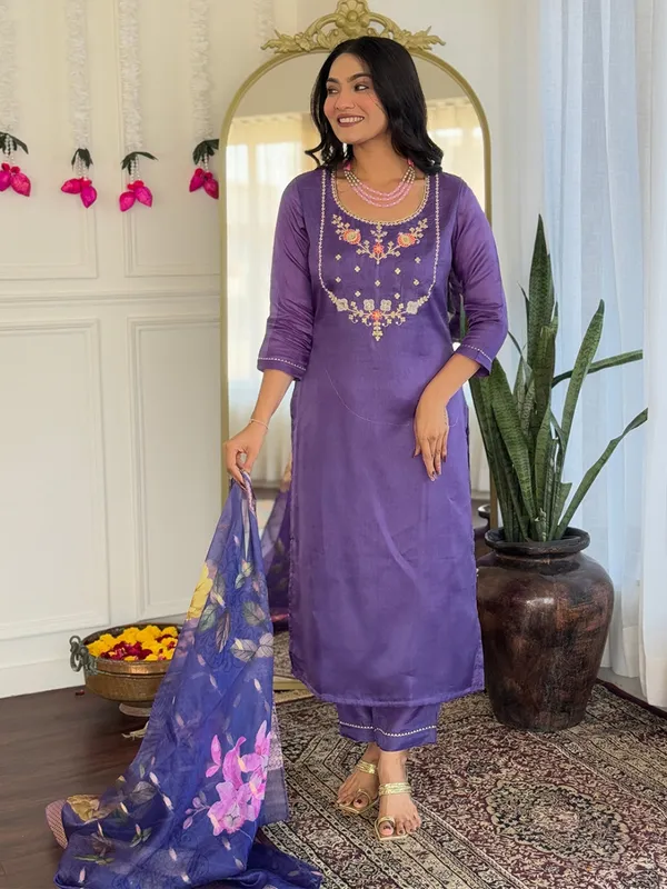Purple_Embroidered_Kurta_Set_With_Floral_Dupatta_For_Women