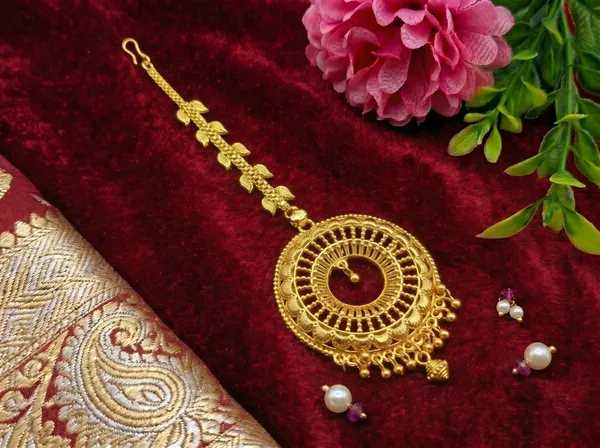 Mansi_Jewl_Point_Traditional_Gold_Plated_Maang_Tikka_for_Women_|_Ethnic_Chandbali_Style_Matha_Patti_with_Pearl_Design_for_Bridal_&_Festive_Wear