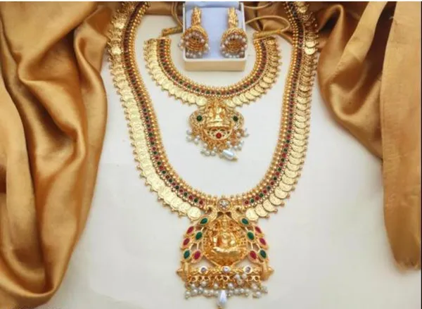 Traditional_South_Indian_Temple_Jewelry_Necklace_Set_With_Lakshmi_Pendant