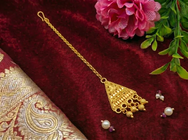 Mansi_Jewl_Point_Traditional_Gold_Plated_Maang_Tikka_for_Women_|_Ethnic_Chandbali_Style_Matha_Patti_with_Pearl_Design_for_Bridal_&_Festive_Wear