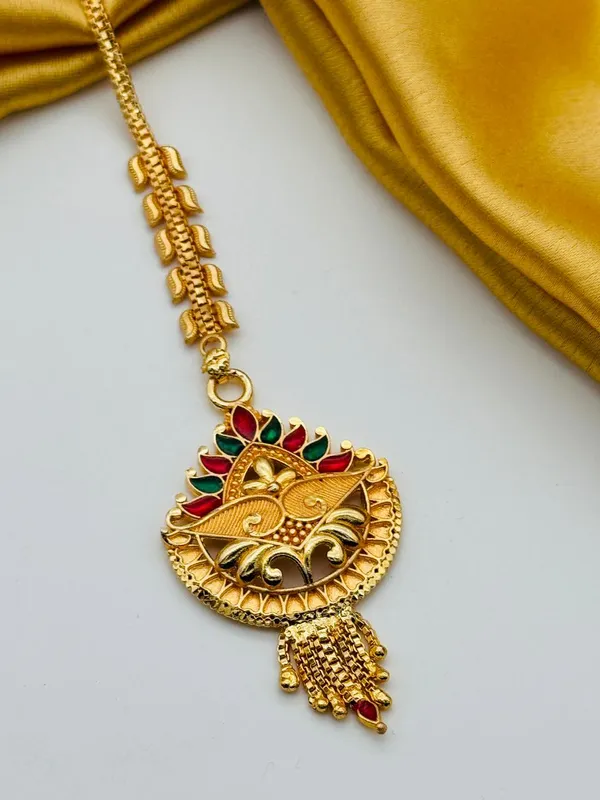 Traditional_Gold_Plated_Maang_Tikka_With_Red_And_Green_Enamel_Work