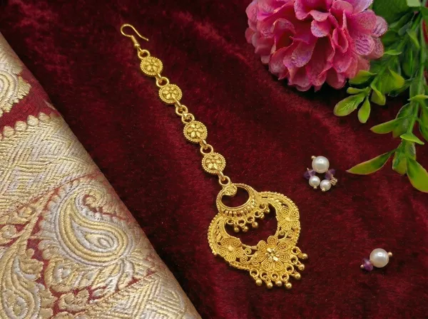 Mansi_Jewl_Point_Traditional_Gold_Plated_Maang_Tikka_for_Women_|_Ethnic_Chandbali_Style_Matha_Patti_with_Pearl_Design_for_Bridal_&_Festive_Wear