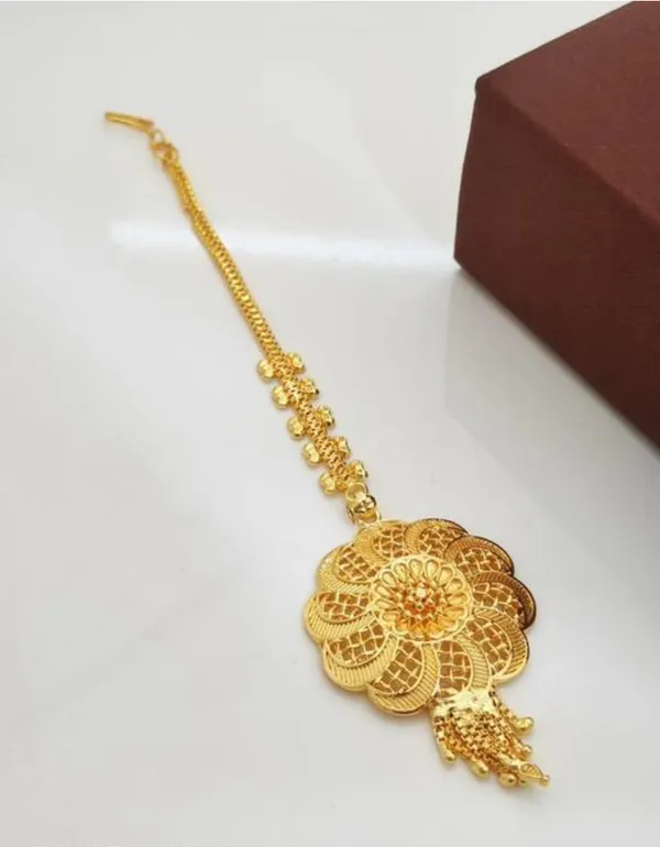 Gold_Plated_Floral_Maang_Tikka_For_Women