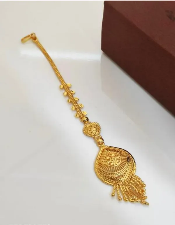 Traditional_Gold_Plated_Maang_Tikka_With_Intricate_Design