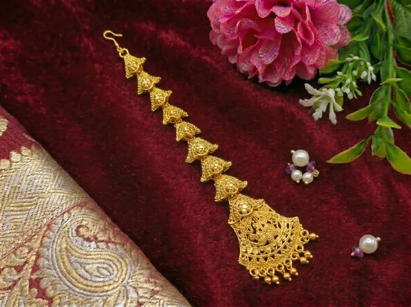 Mansi_Jewl_Point_Traditional_Gold_Plated_Maang_Tikka_for_Women_|_Ethnic_Chandbali_Style_Matha_Patti_with_Pearl_Design_for_Bridal_&_Festive_Wear