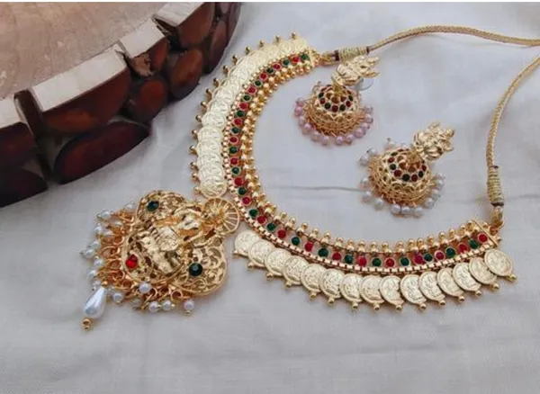 Traditional_Gold_Plated_Coin_Necklace_Set_With_Kundan_Work