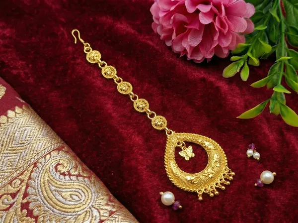 Mansi_Jewl_Point_Traditional_Gold_Plated_Maang_Tikka_for_Women_|_Ethnic_Chandbali_Style_Matha_Patti_with_Pearl_Design_for_Bridal_&_Festive_Wear