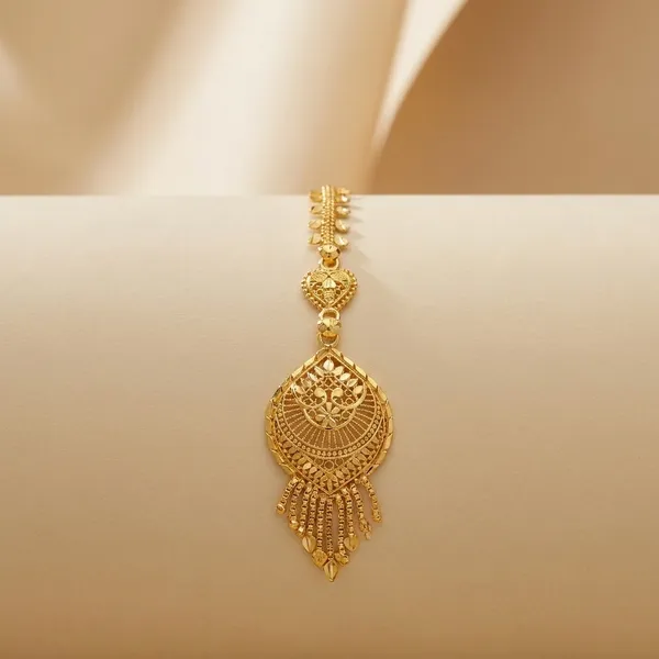 Traditional_Gold_Plated_Maang_Tikka_With_Intricate_Design