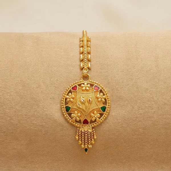 Traditional_Gold_Plated_Maang_Tikka_With_Intricate_Circular_Pendant