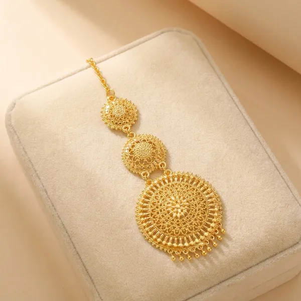 Traditional_Gold_Toned_Maang_Tikka_With_Floral_Pendant_And_Ghungroo_Drop