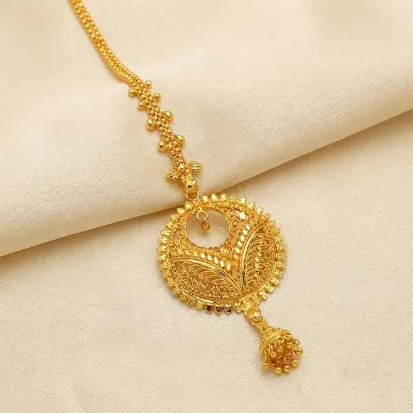 Traditional_Gold_Plated_Maang_Tikka_With_Floral_Design