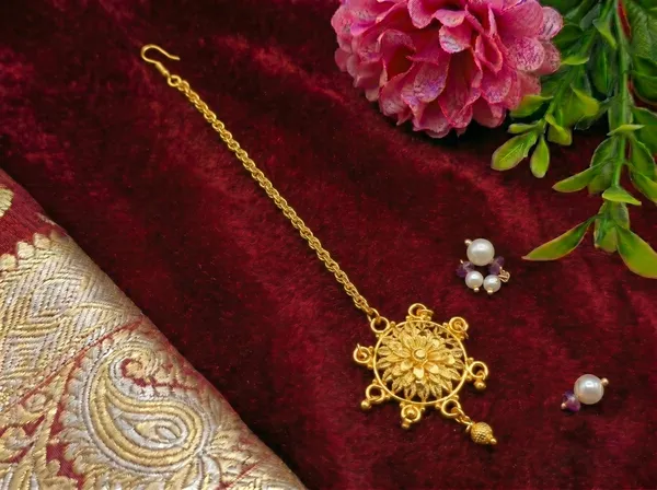 Mansi_Jewl_Point_Traditional_Gold_Plated_Maang_Tikka_for_Women_|_Ethnic_Chandbali_Style_Matha_Patti_with_Pearl_Design_for_Bridal_&_Festive_Wear