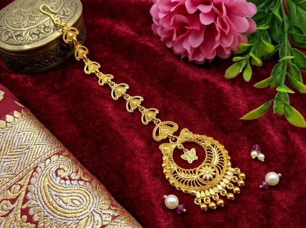 Mansi_Jewl_Point_Traditional_Gold_Plated_Maang_Tikka_for_Women_|_Ethnic_Chandbali_Style_Matha_Patti_with_Pearl_Design_for_Bridal_&_Festive_Wear