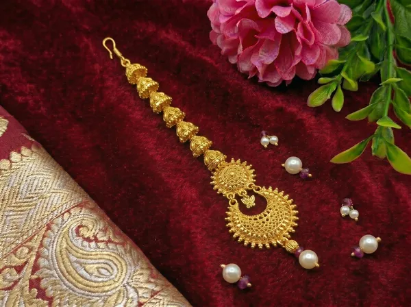Mansi_Jewl_Point_Traditional_Gold_Plated_Maang_Tikka_for_Women_|_Ethnic_Chandbali_Style_Matha_Patti_with_Pearl_Design_for_Bridal_&_Festive_Wear