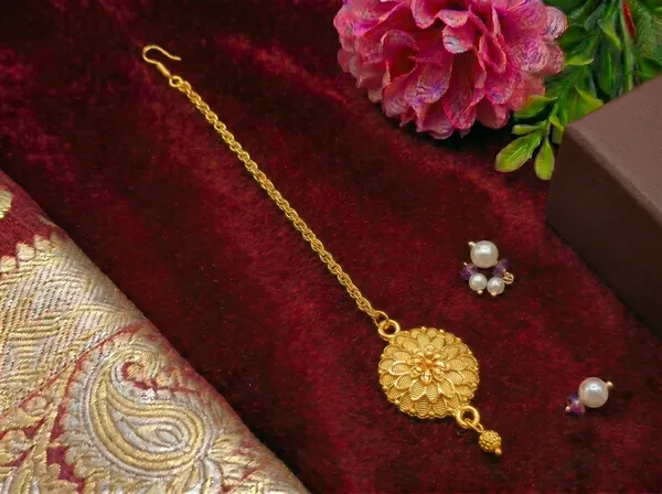 Mansi_Jewl_Point_Traditional_Gold_Plated_Maang_Tikka_for_Women_|_Ethnic_Chandbali_Style_Matha_Patti_with_Pearl_Design_for_Bridal_&_Festive_Wear