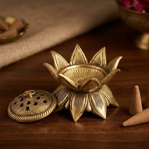 Brass_Sharp_Kamal_Dhoop