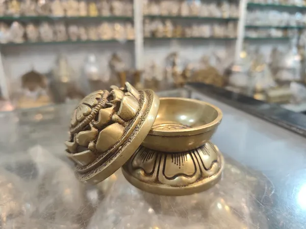 Brass_Round_Kamal_Dhoop