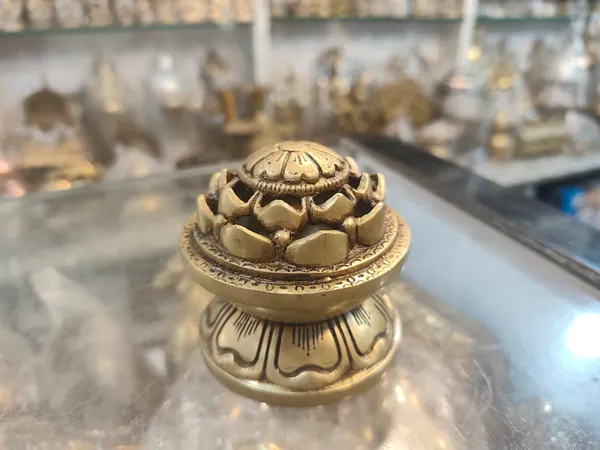 Brass_Round_Kamal_Dhoop