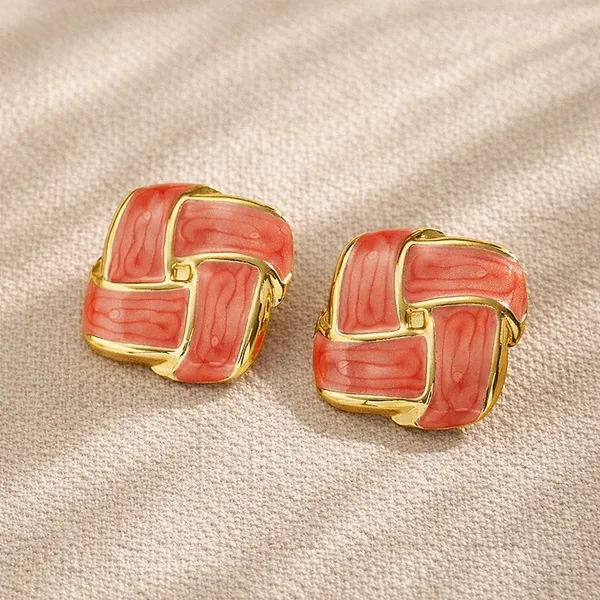 Square_Spiral_Stud_-_Orange