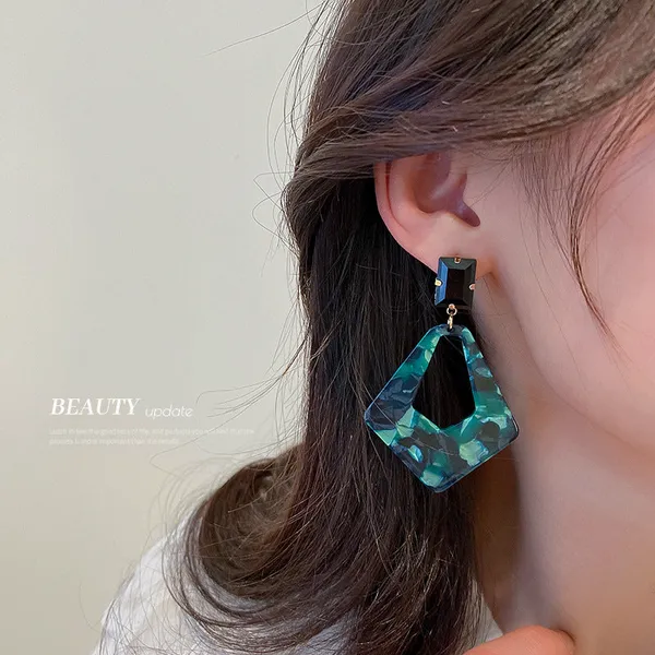 Geometric_Acrylic_Earrings