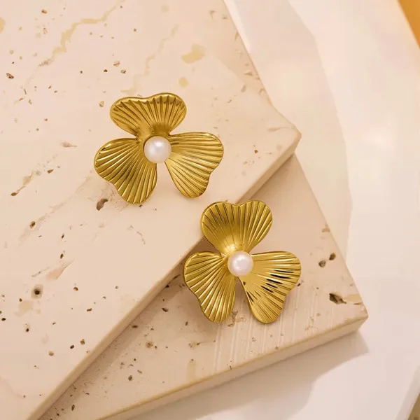 Gold_Plated_Three_Petal_Earring