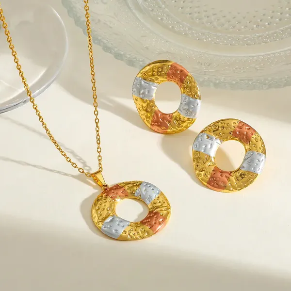 Circle_Earrings_&_Necklace_Set
