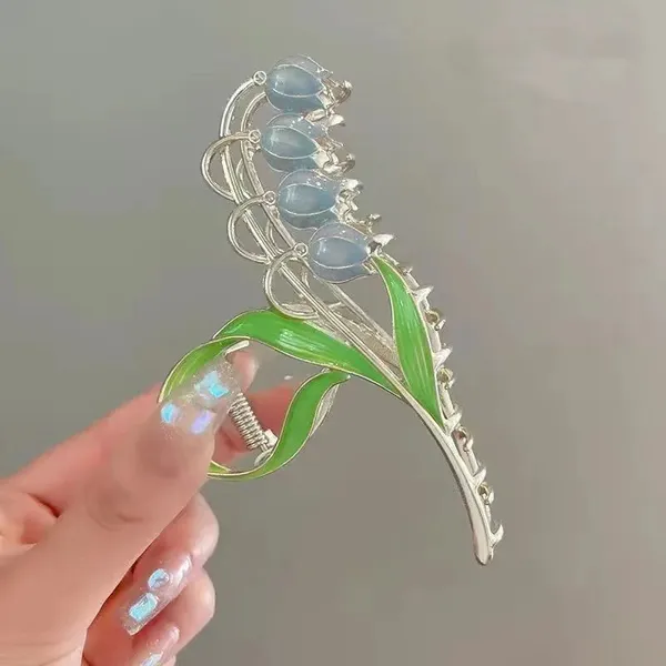 Modern_Hair_Claws_-_Lake_Blue_Flowers