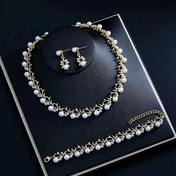 Pearl_Necklace,_Earring_and_Bracelet_Set_-_White