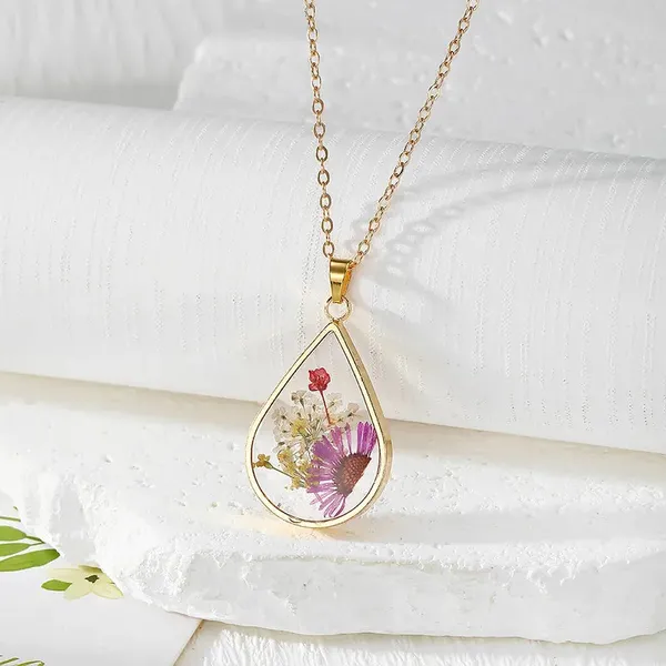 Resin_Pendant_-_Purple_Chrysanthemum_White_Gypsophila